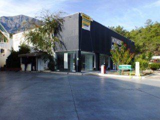 Kemer commercial store for rent 450 m2 on main road