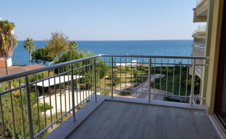 seaview-beach-apartment-for-sale-in-kemer-marina-big-1