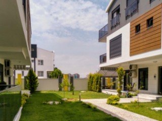 2 Bedroom Brand New Apartment in Lara